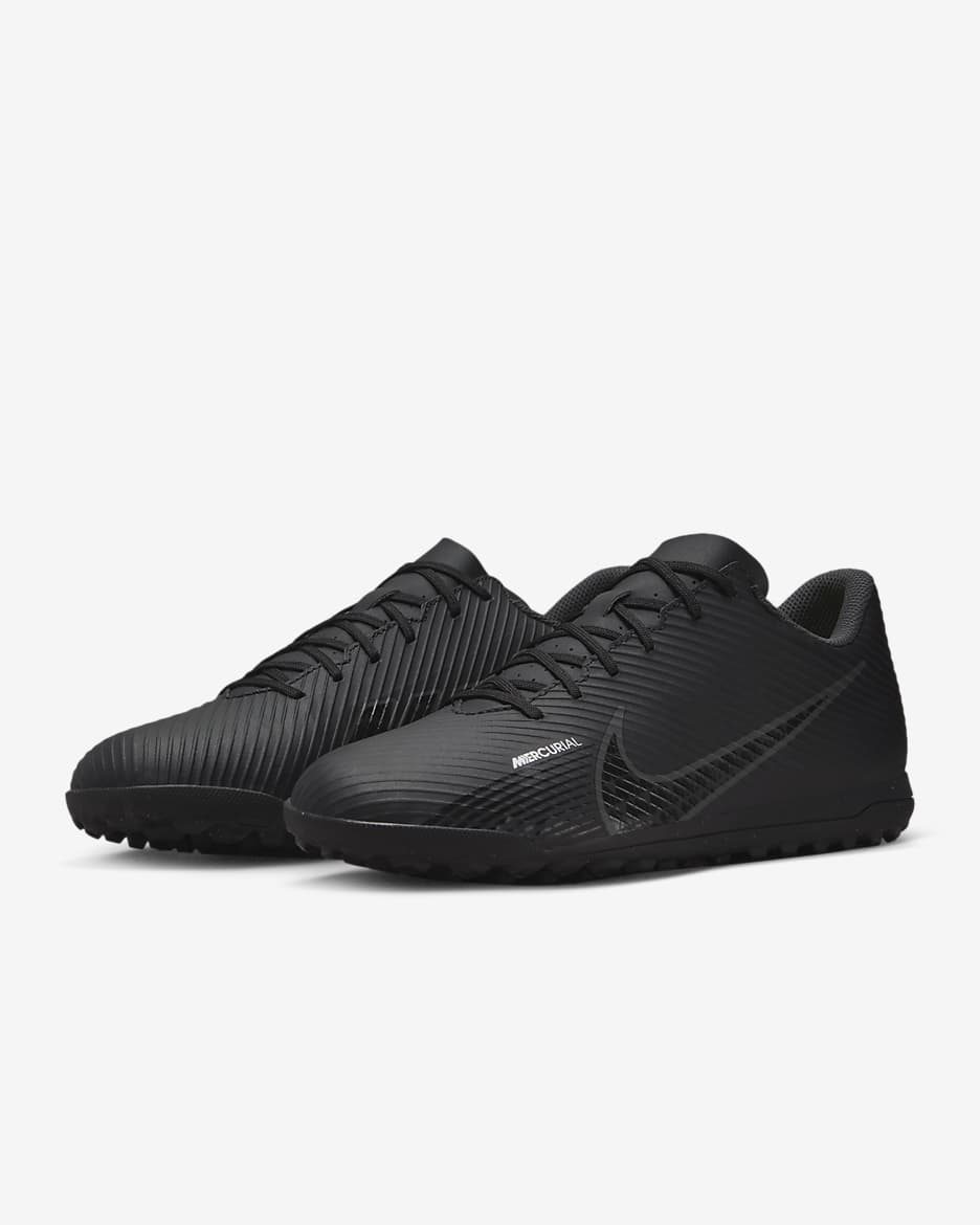 Nike Mercurial Vapor 15 Club Turf Low Top Football Shoes. Nike SG